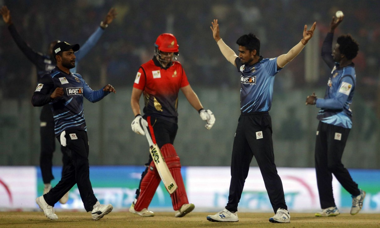 KINGS XI Vs CHAMPIONS XI Live Score Andhra T20 League ...